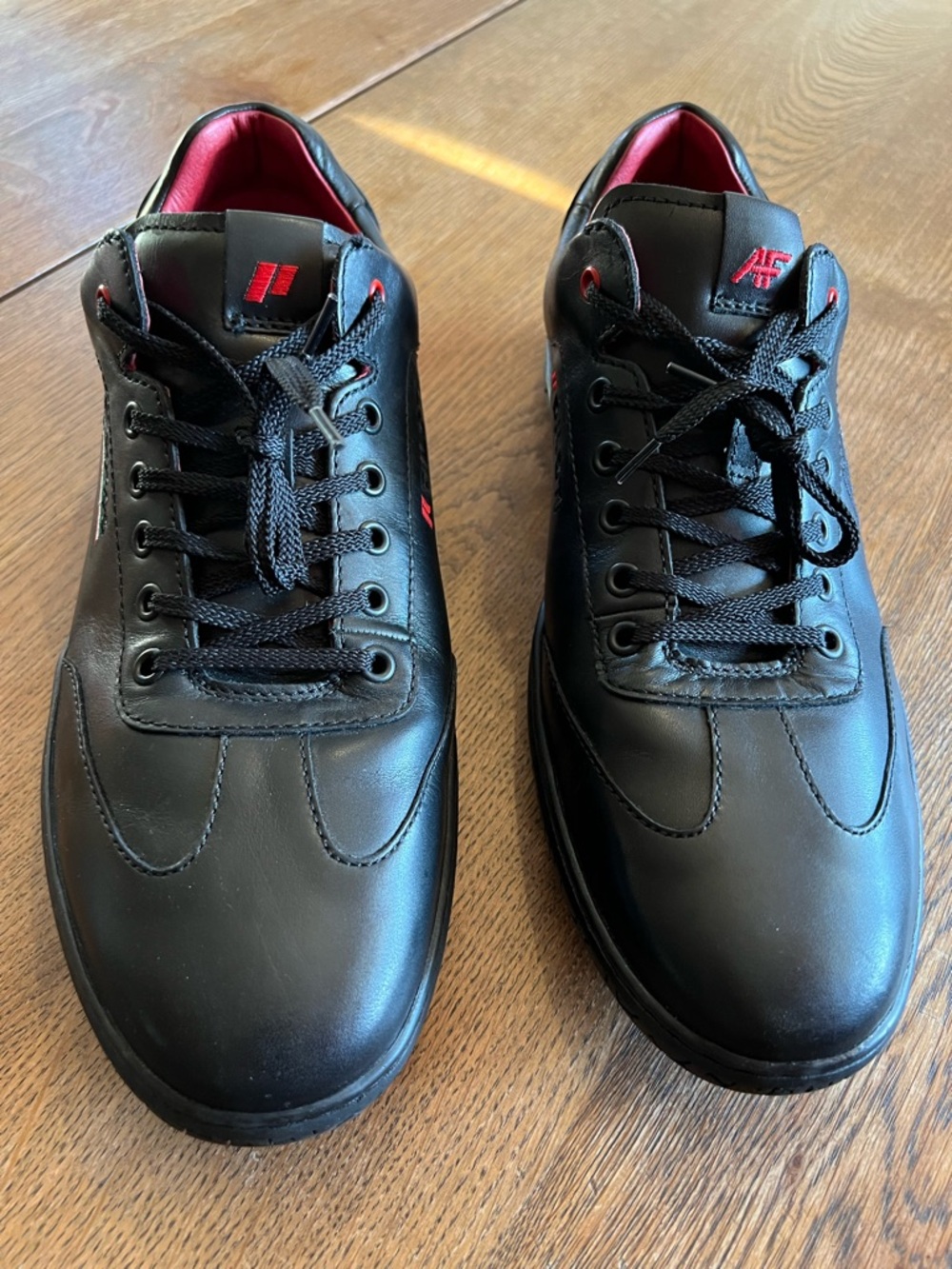 Men's Black Leather Sneakers with Red Accents - Casual Lace-Up